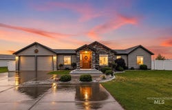 1811 W St, Heyburn, ID 83336