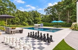 East Hampton, NY 11937