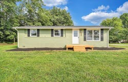 433 Kent Rd, Wirtz, VA 24184