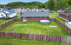 165 Coconut Rd, BLUEFIELD, WV 24701