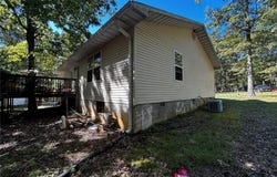 52 County Road 414, Poplar Bluff, MO 63901