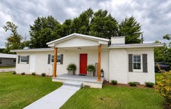 200 Cable St, Headland, AL 36345