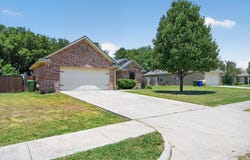 127 N Point Drive, Krum, TX 76249