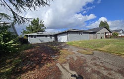 158 ALTURAS Dr, Kelso, WA 98626