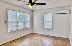 328 W Oak St, Dexter, MO 63841