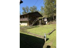 121 Lycans Lane, Genoa, WV 25517