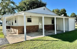 606 E Plum Street, Percy, IL 62272