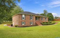 701 11th Avenue, Arab, AL 35016