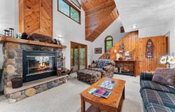 N6095 EAGLES Way, PORTERFIELD, WI 54159