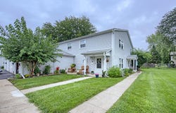 1301 N Glen Circle, Aurora, IL 60506