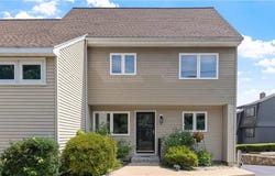 4042 Post Road, Warwick, RI 02886