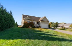 3076 Hunters Hill Dr, Dighton, MA 02715