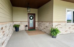 2555 Sutherland Dr, Worthington, MN 56187