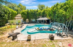 5923 N Corbin Ave, Tarzana, CA 91356