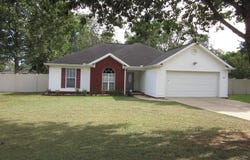 106 Carimar Place, Headland, AL 36345
