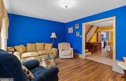 19 South Custer Avenue, New Holland, PA 17557