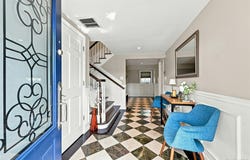 2 Peppermill Road, Roslyn, NY 11576