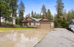 826 Thomas Ln, Newport, WA 99156