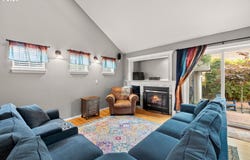 215 E HEREFORD St, Gladstone, OR 97027