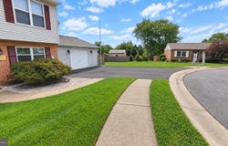 12 ROGERS Circle, NEWARK, DE 19702