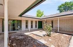 401 BAILEY Avenue, Dumas, TX 79029-3423
