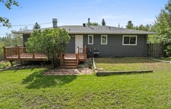 117 13th Ave NE, Minot, ND 58703