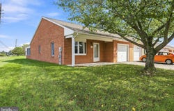 202 WINDING OAK Drive, HAGERSTOWN, MD 21740