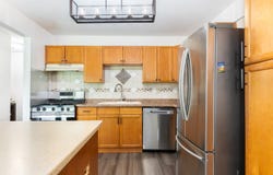 42 Circle Dr W, Montgomery, IL 60538