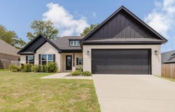 6025 Coral Ridge Drive, Bryant, AR 72022