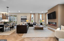 1 BATIK Way, STEPHENSON, VA 22656