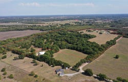 984 County Road 4027, Savoy, TX 75479
