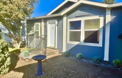 24 Bridgeport Drive, Eagle Point, OR 97524