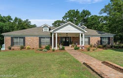 725 Hillcrest Loop, Petal, MS 39465