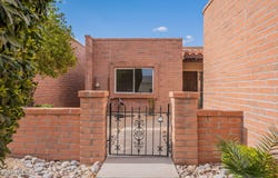 1594 W Calle Hacienda, Green Valley, AZ 85622