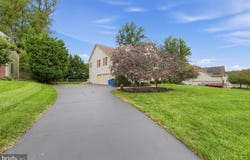 2 ROOSEVELT Circle, DOWNINGTOWN, PA 19335