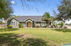 39785 Palm Dr, Bayview, TX 78566