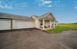 212 Cumberland Meadows Circle, Hebron, OH 43025