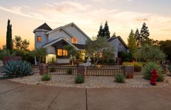 881 Sunkist CT, REDDING, CA 96001