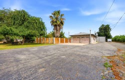 5308 E Mount Whitney Avenue, Laton, CA 93242