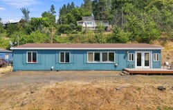 403 S Lakefront Ave, Harrison, ID 83833