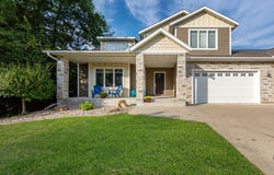 317 Oak Marsh Drive, Mankato, MN 56001