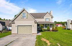 356 Elkins Rd, Jacksboro, TN 37757