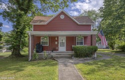 335 E 9th Street, Baxter Springs, KS 66713