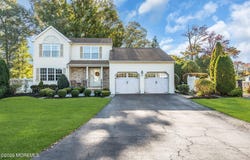 38 Hyer Court, Aberdeen, NJ 07747