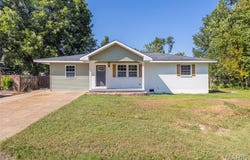 155 Hampton Court, Poplar Bluff, MO 63901