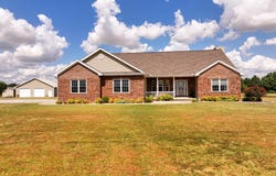672 SW 15th Lane, Liberal, MO 64762