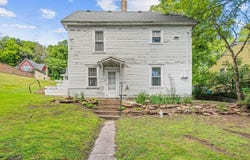 213 4TH ST W, Carver, MN 55315