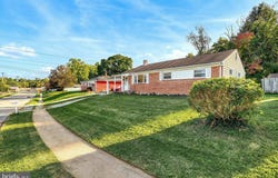 10 DULLES Drive E, CAMP HILL, PA 17011