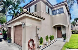 9715 NW 23rd Ct, Pembroke Pines, FL 33024
