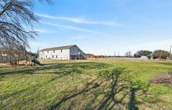 611 W Spring Valley Road, Hewitt, TX 76643